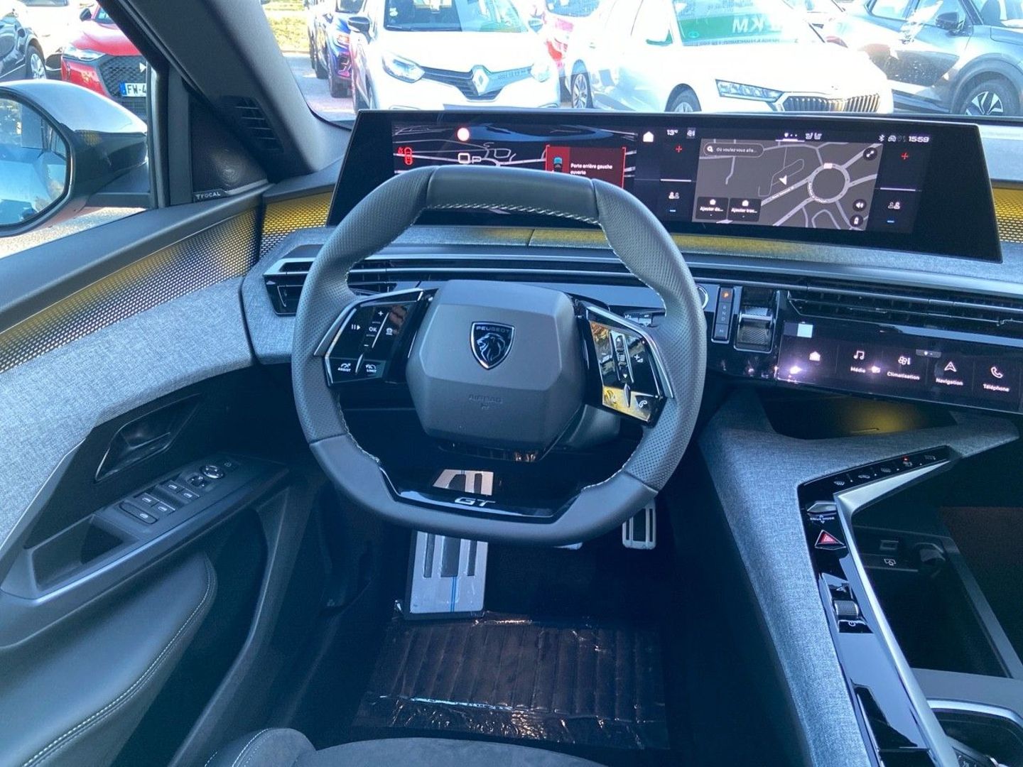 PEUGEOT 3008 - NEW Hybrid 136 e-DCS6 GT Pack Toit Ouvrant Hifi Focal Drive Assist Sellerie Alcantara