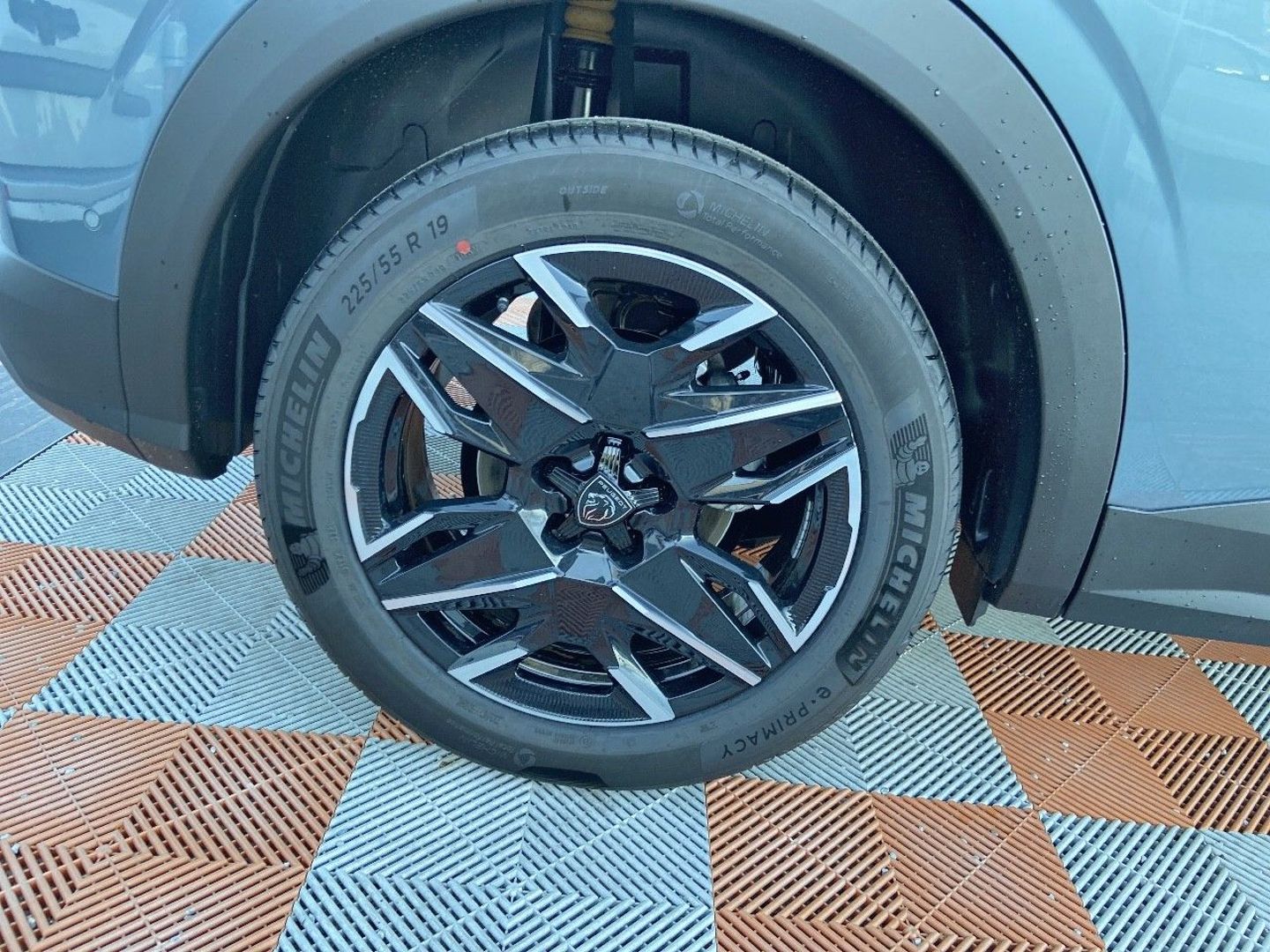 PEUGEOT 3008 - NEW Hybrid 136 e-DCS6 GT Pack Toit Ouvrant Hifi Focal Drive Assist Sellerie Alcantara