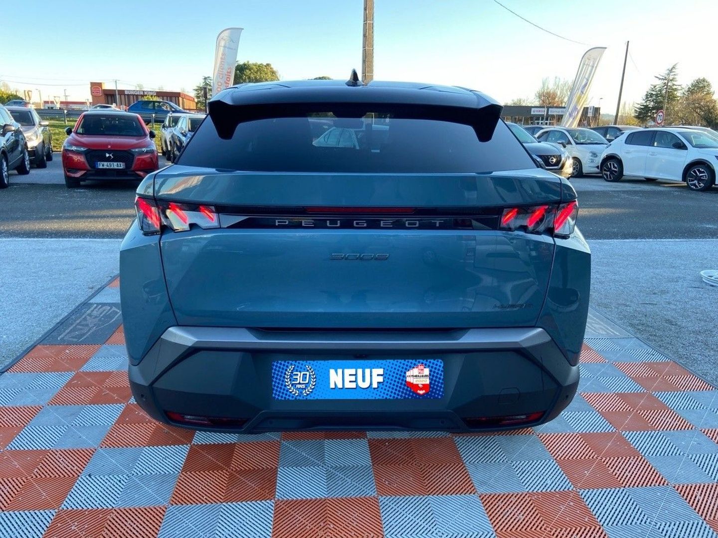 PEUGEOT 3008 - NEW Hybrid 136 e-DCS6 GT Pack Toit Ouvrant Hifi Focal Drive Assist Sellerie Alcantara
