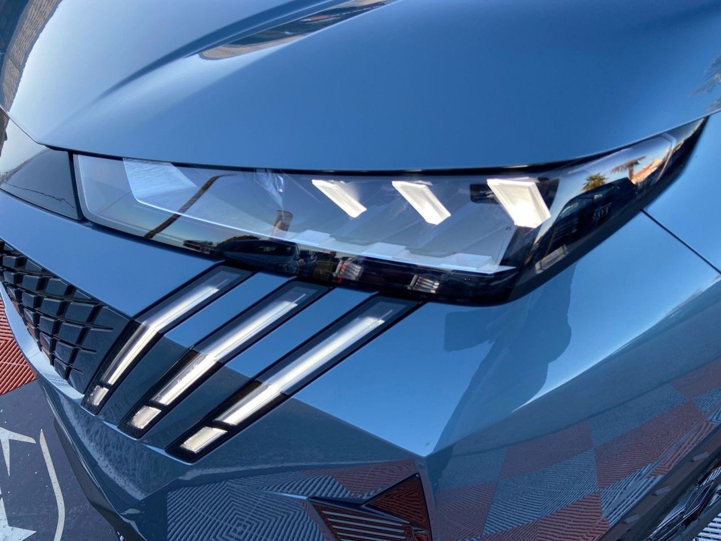 PEUGEOT 3008 - NEW Hybrid 136 e-DCS6 GT Pack Toit Ouvrant Hifi Focal Drive Assist Sellerie Alcantara