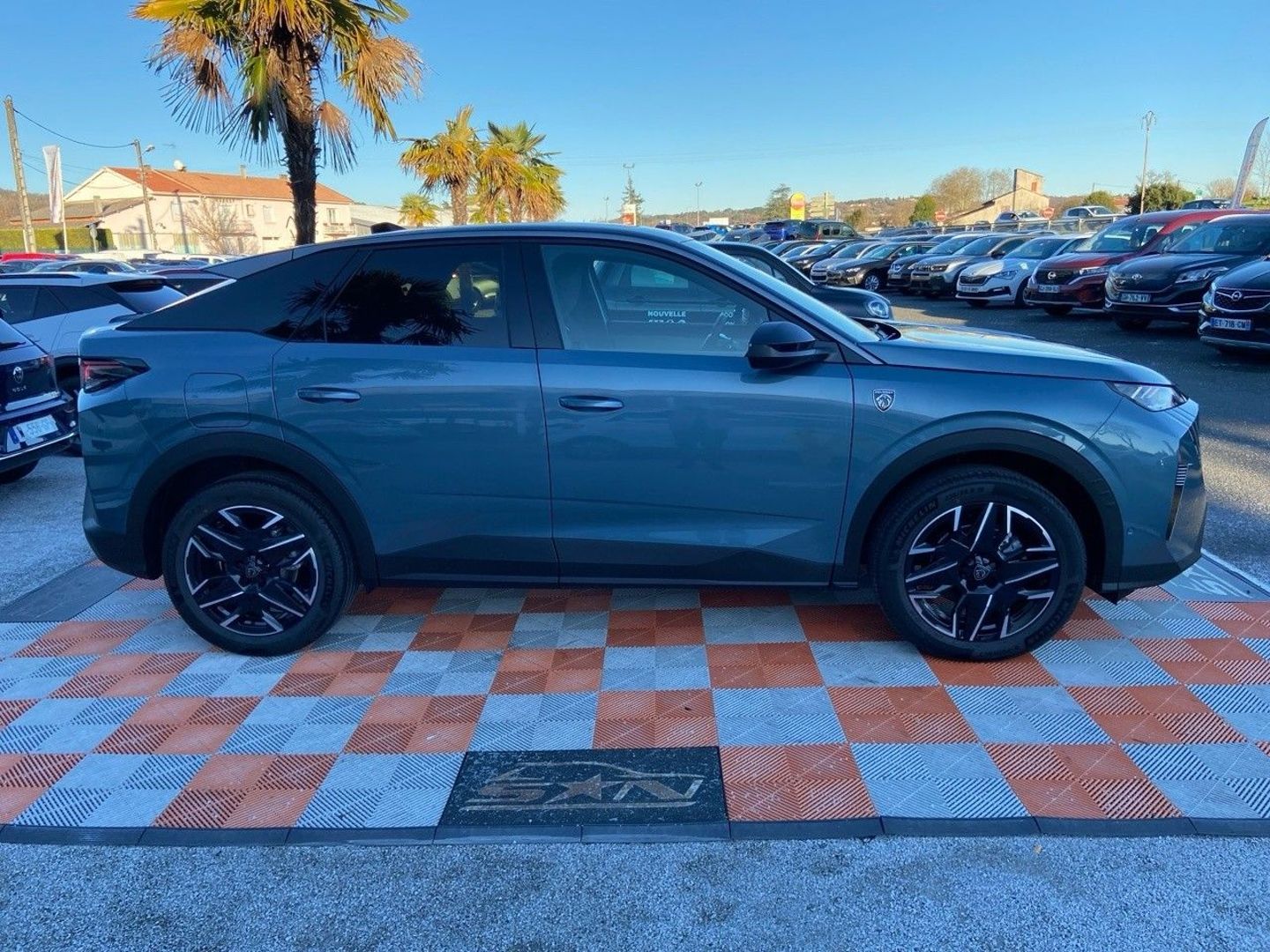 PEUGEOT 3008 - NEW Hybrid 136 e-DCS6 GT Pack Toit Ouvrant Hifi Focal Drive Assist Sellerie Alcantara